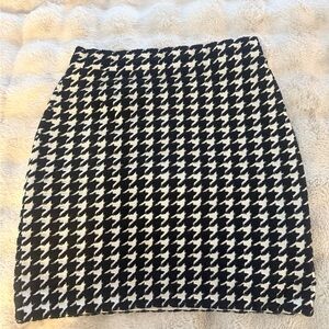 Burberry Black and White Houndstooth Mini Skirt